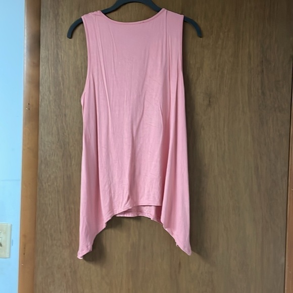 size Med Adrianna Papell blush colored shark bite tank - Picture 6 of 6